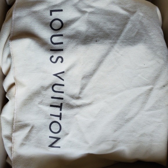 Louis Vuitton cross body - Picture 6 of 6